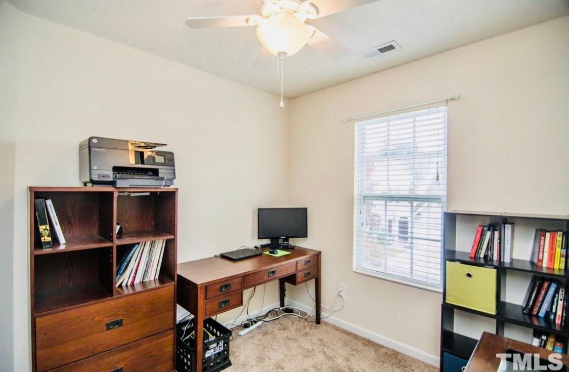 Building Photo - 21 Edgebrook Cir