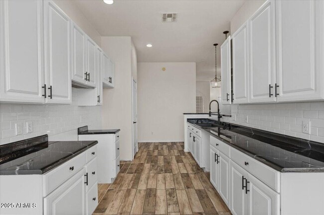 Building Photo - 4615 E Prickly Pear Trail