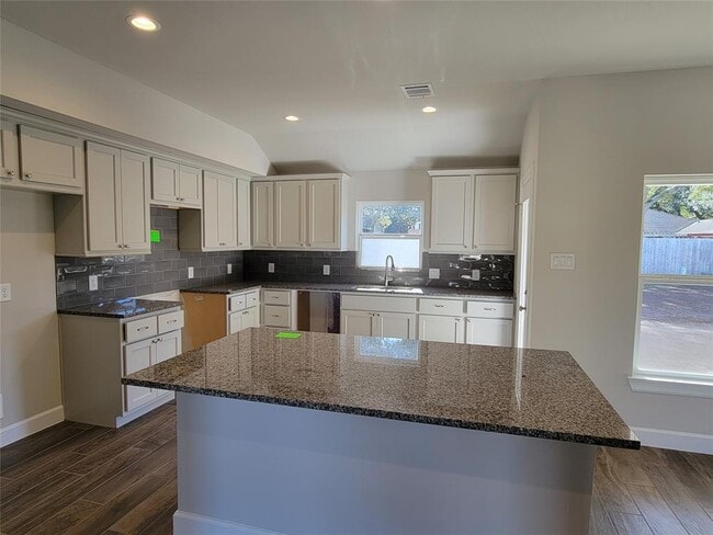 Building Photo - 1432 La Delle St