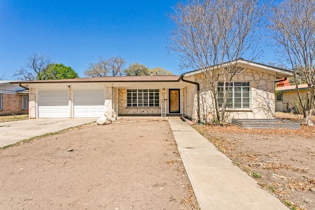 Building Photo - Charming 3-bedroom in the heart of Monticello Park