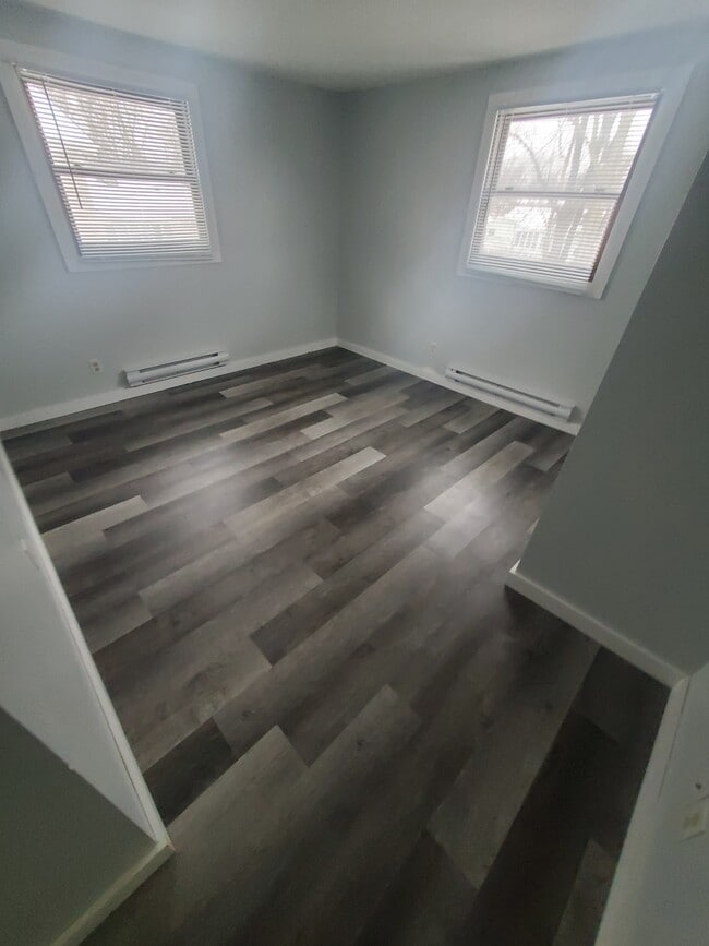 Building Photo - 426 18th Pl S