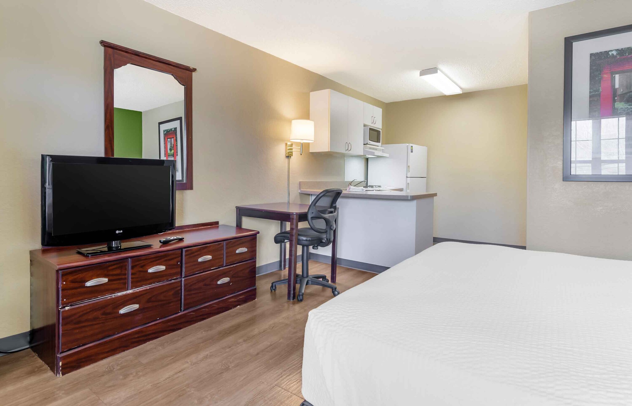 Building Photo - Furnished Studio-Roanoke - Airport