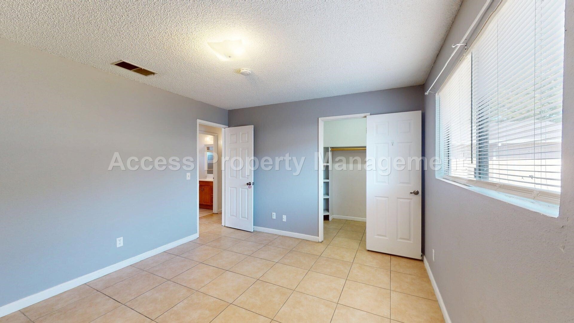 Building Photo - 3002 Lake Park Ct