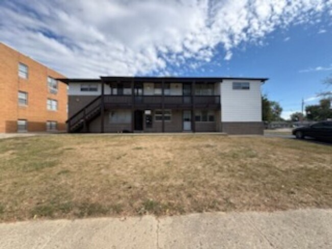 Primary Photo - 2902 N Rockwood Dr