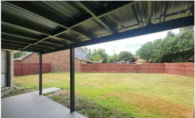 Building Photo - 305 Meadow Ct