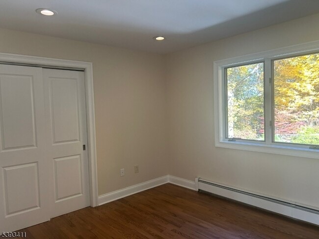 Building Photo - 102 Drakestown Rd