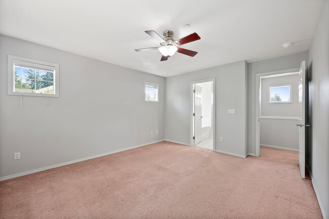 Building Photo - Charming 3-Bed Craftsman in DuPont | Trail...