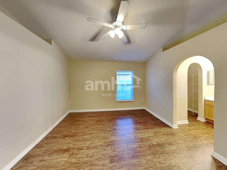 Building Photo - 11414 Ivy Flower Loop