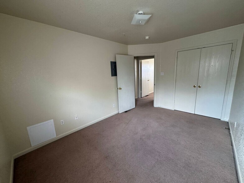 Building Photo - 1106 Lansberry Ct