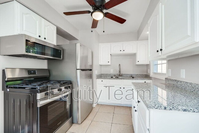 Building Photo - 3918 Odin Ave