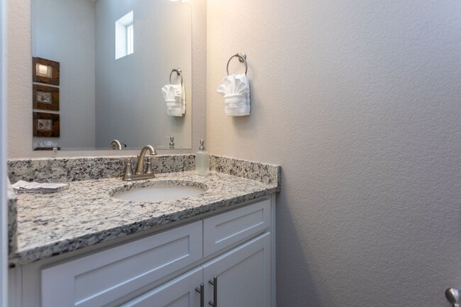 Building Photo - Stylish 3-Bedroom Townhome with Fireplace, Modern Kitchen & Spacious Layout!