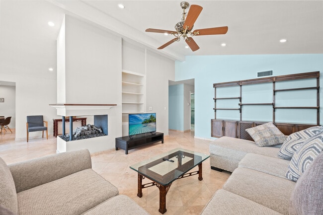 Building Photo - 1342 Skyline Dr