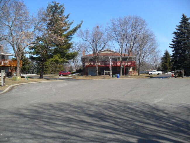 Building Photo - 10435 Decatur Cir