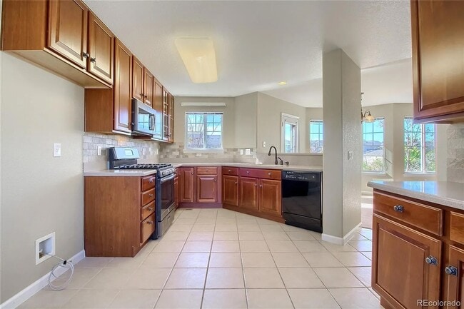 Building Photo - Stunning 3 bedroom townhome!