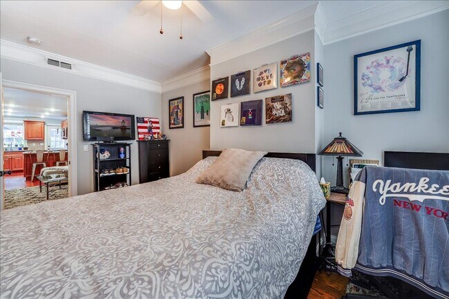 Building Photo - 403 Adams St