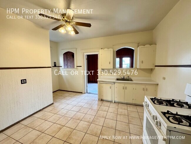 Building Photo - 1214 Tremont Ave SW