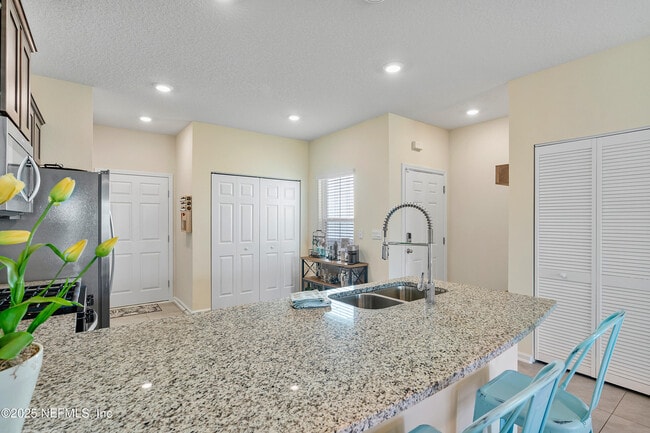 Building Photo - 488 Coastline Wy