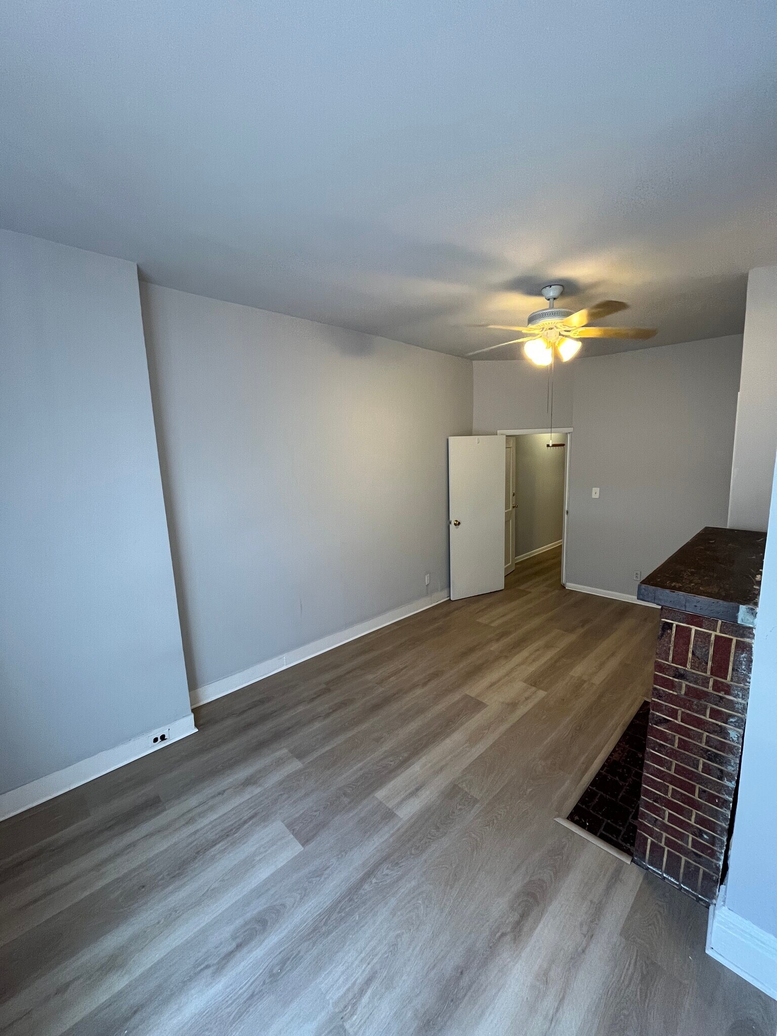 Front Bedroom - 118 S Washington St