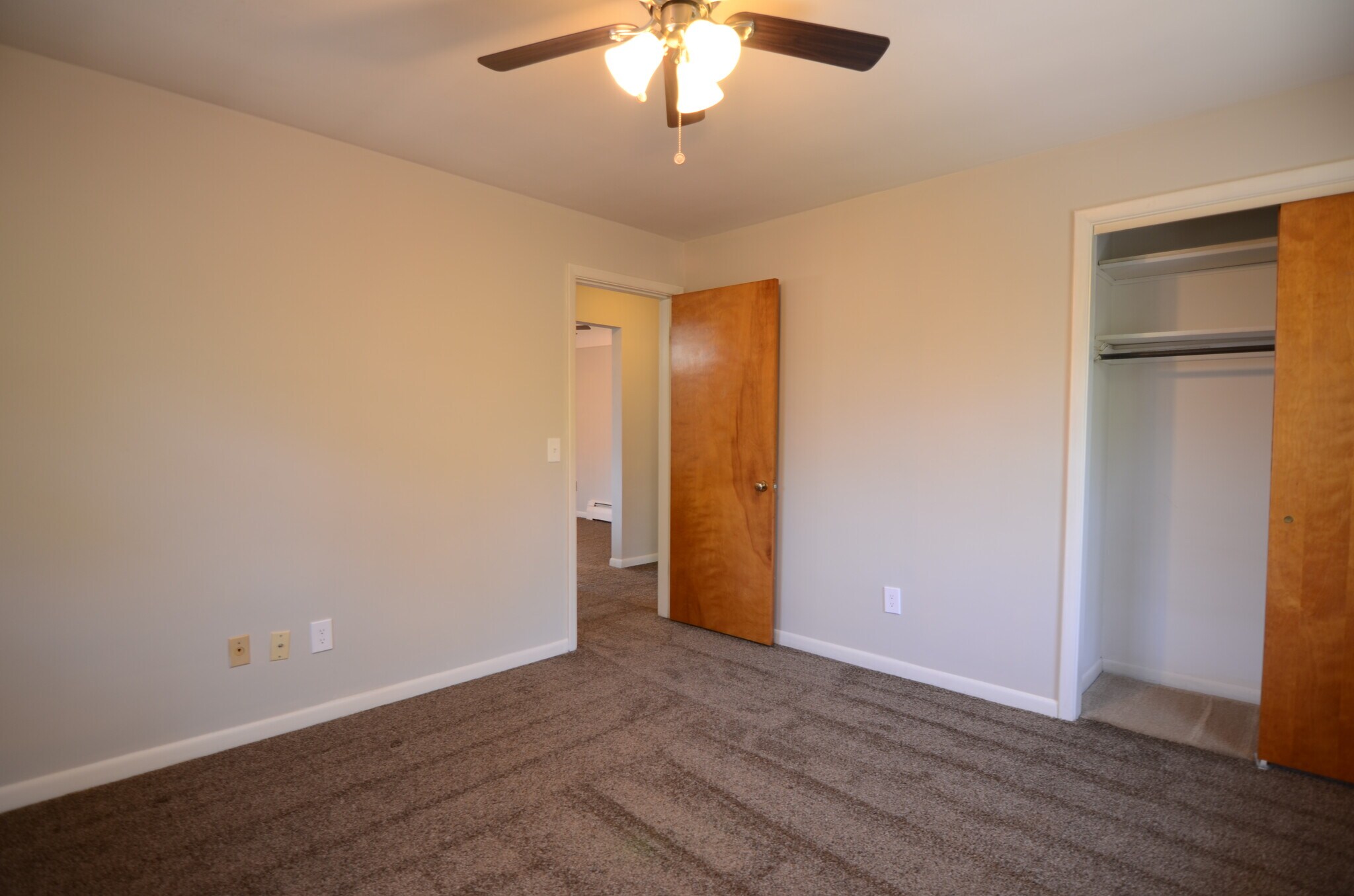 Building Photo - 3230 Blueacres Dr