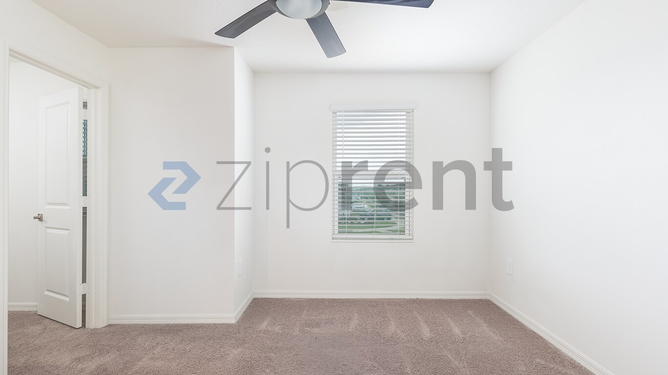 Building Photo - Unit