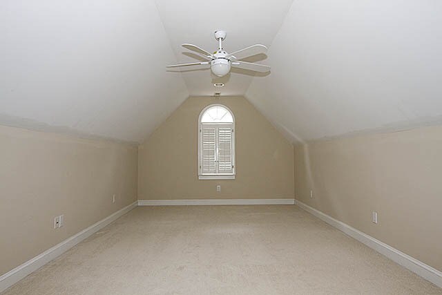 Building Photo - Inviting 3 Bed / 2.5 Bath Home Featuring Main Level Suite