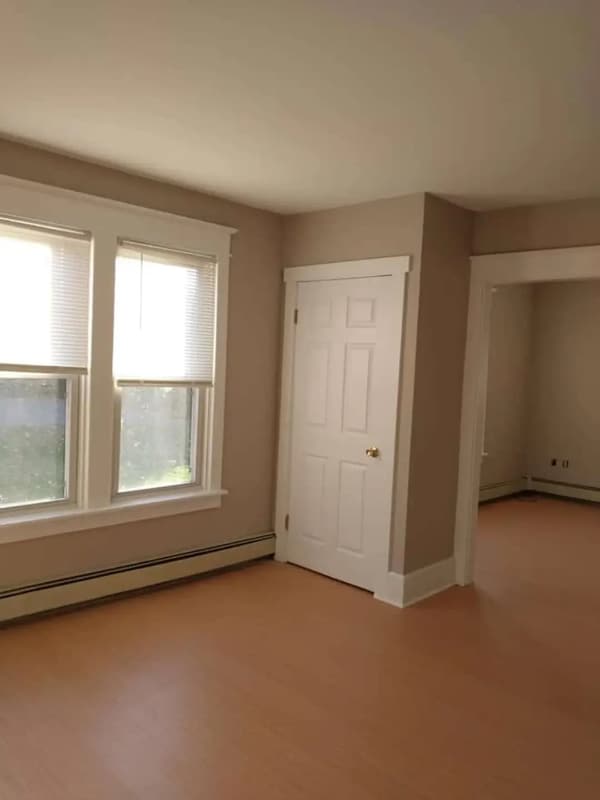 Building Photo - 421 N 2nd St