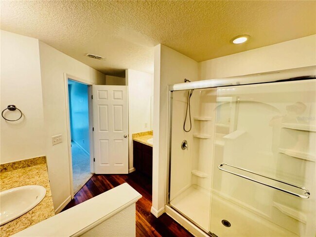 Building Photo - 1090 Woodlark Dr