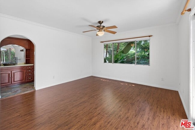 Building Photo - 626 Jamestown Rd