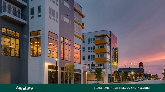 Building Photo - 315 W Magnolia Ave