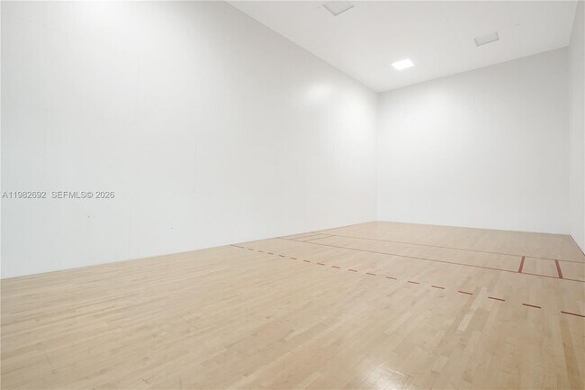 Building Photo - 2950 NE 188th St