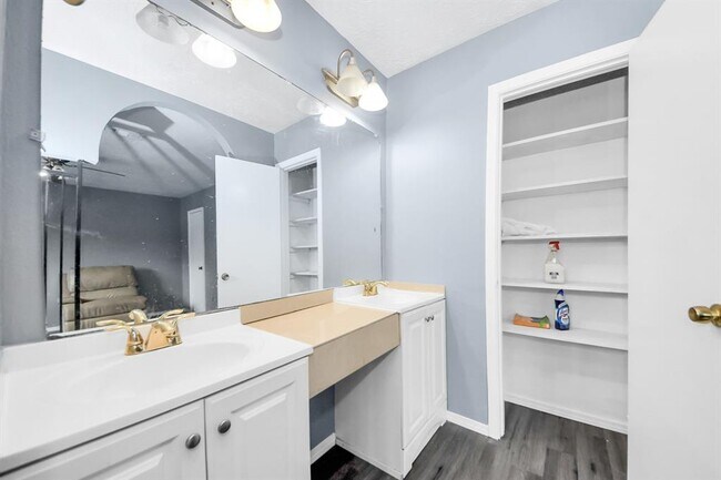 Building Photo - 2638 S Camden Pkwy