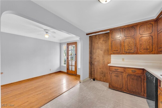 Building Photo - 3819 W 137th St