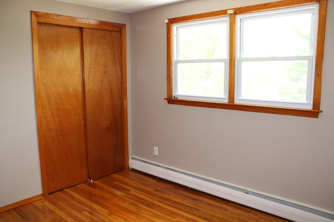 Building Photo - 153 Brookside Rd