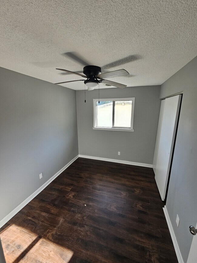 Building Photo - 309 E Mayfair Ln