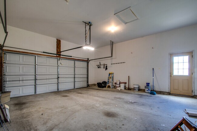 Building Photo - 30 Wanoma Cir