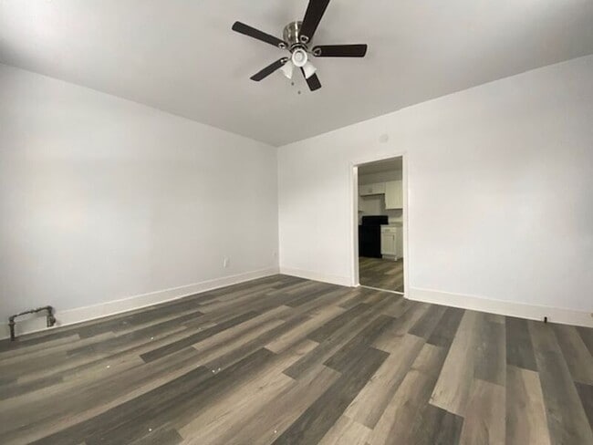 Building Photo - 124 S Chillicothe St