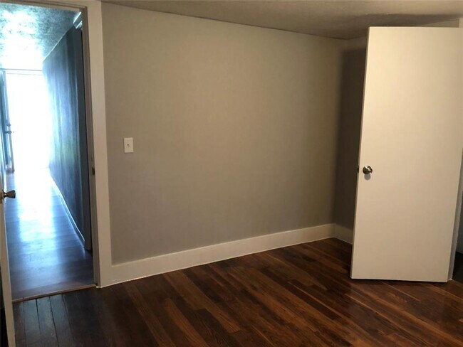 Building Photo - 27327 Peach Creek Dr