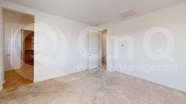 Building Photo - 9131 W Glenrosa Ave