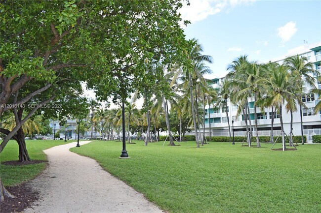 Building Photo - 401 Ocean Dr