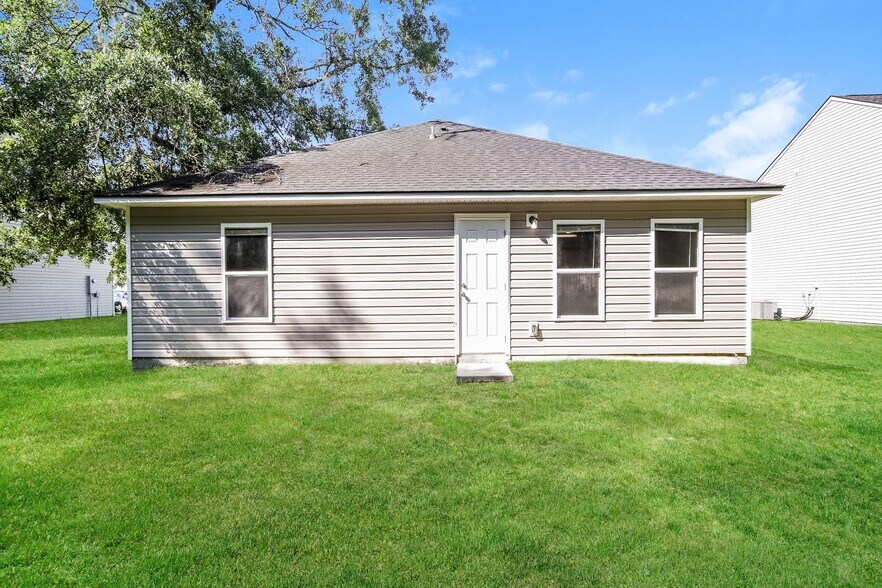 Building Photo - 208 Saddle Brooke Trce