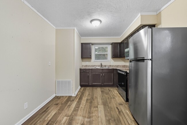 Building Photo - 1040 Britton Springs Rd