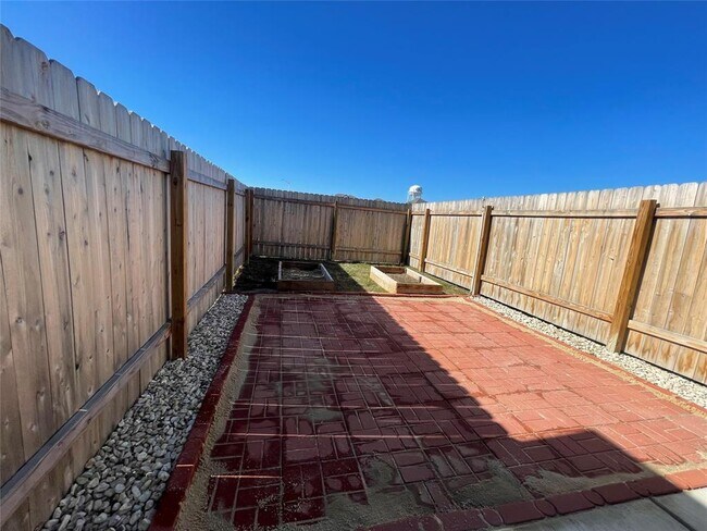 Building Photo - 340 Kenai Dr