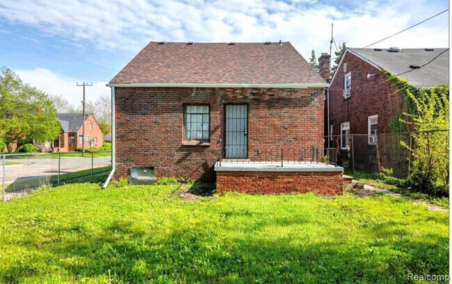Building Photo - 4000 Tyler St