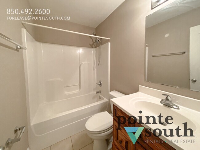 Building Photo - 116 S Elm St