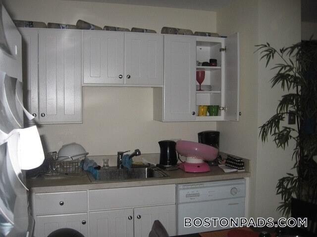 Building Photo - 40 Boylston St