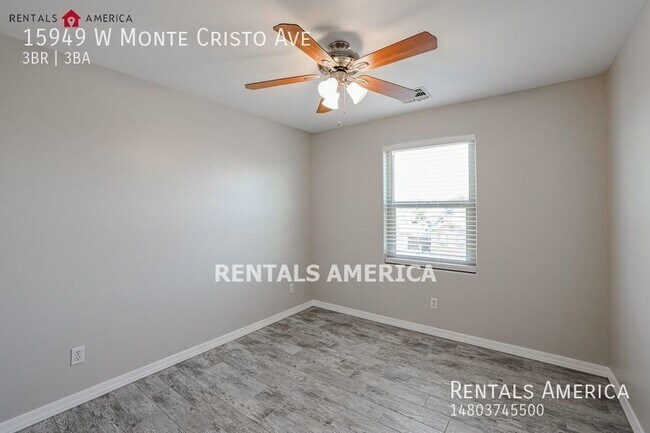 Building Photo - Corner lot with RV gate!
