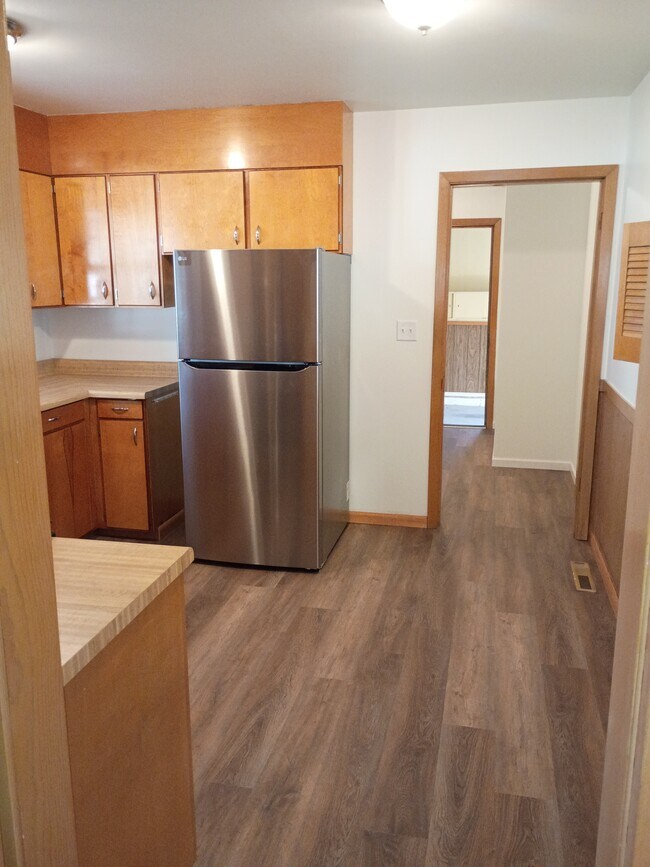 Building Photo - 12504 E 33rd St S