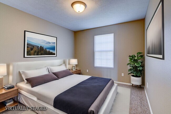 Building Photo - Beautiful all brick 3 bed 2 bath house in ...