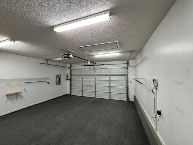 Building Photo - 159 Daleyuhski Way