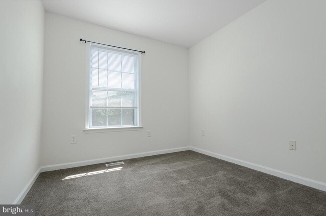 Building Photo - 71 Babylonica Ct